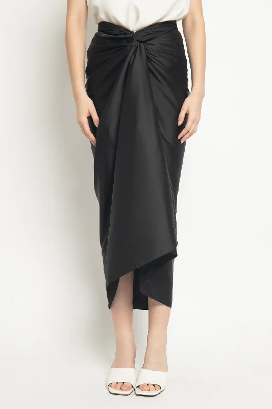 Aisyah Skirt in Black cashmere skirt soft