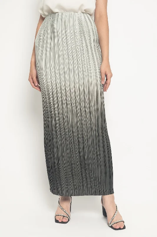 Pleated Skirt in Grey corduroy skirt cozy