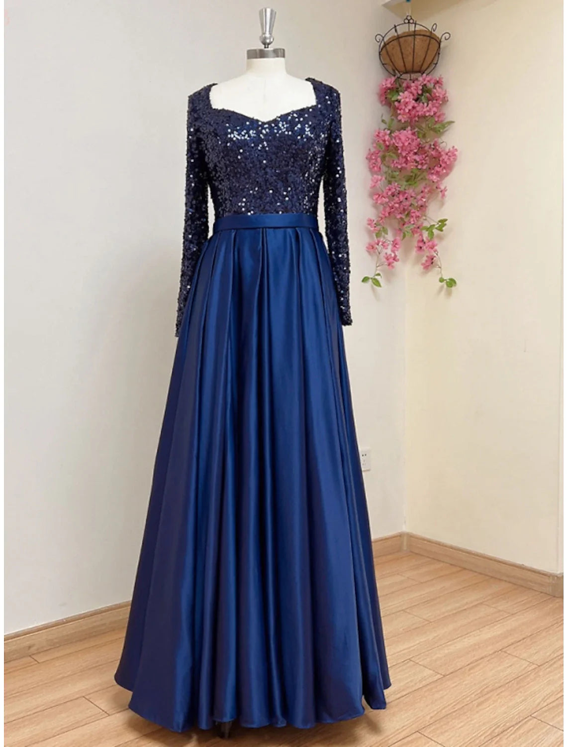 A-Line Evening Gown Elegant Dress Formal Fall Sweep / Brush Train Long Sleeve Square Neck Satin with Glitter Pleats Tunics Chic fashionable A-Line Evening Gown Elegant Dress Formal Fall Sweep / Brush Train Long Sleeve Square Neck Satin with Glitter Pleats Tunics Chic fashionable