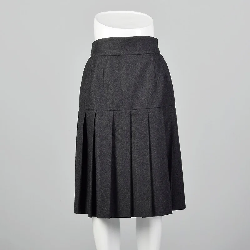 Small Chanel Boutique 1990s Gray Wool Pleated Skirt athletic skirt fit