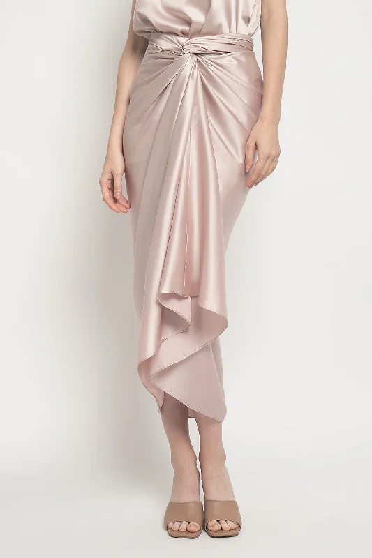 Aisyah Skirt In Rosegold velvet skirt sumptuous