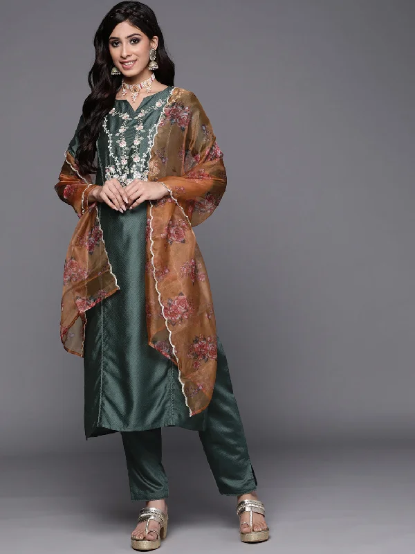 Women's Green Embroidered Straight Kurta Trousers With Dupatta Set - Indo Era Trousers chic fashionable